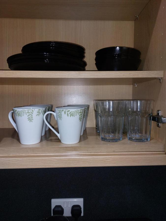 2 Large Bedroom Apartment- Wifi & Parking Fleetwood Ngoại thất bức ảnh